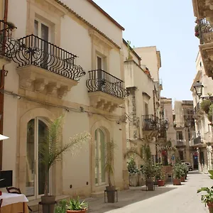 https://palazzo-san-martino-luxury-apartments.sicilyhotelsitaly.net